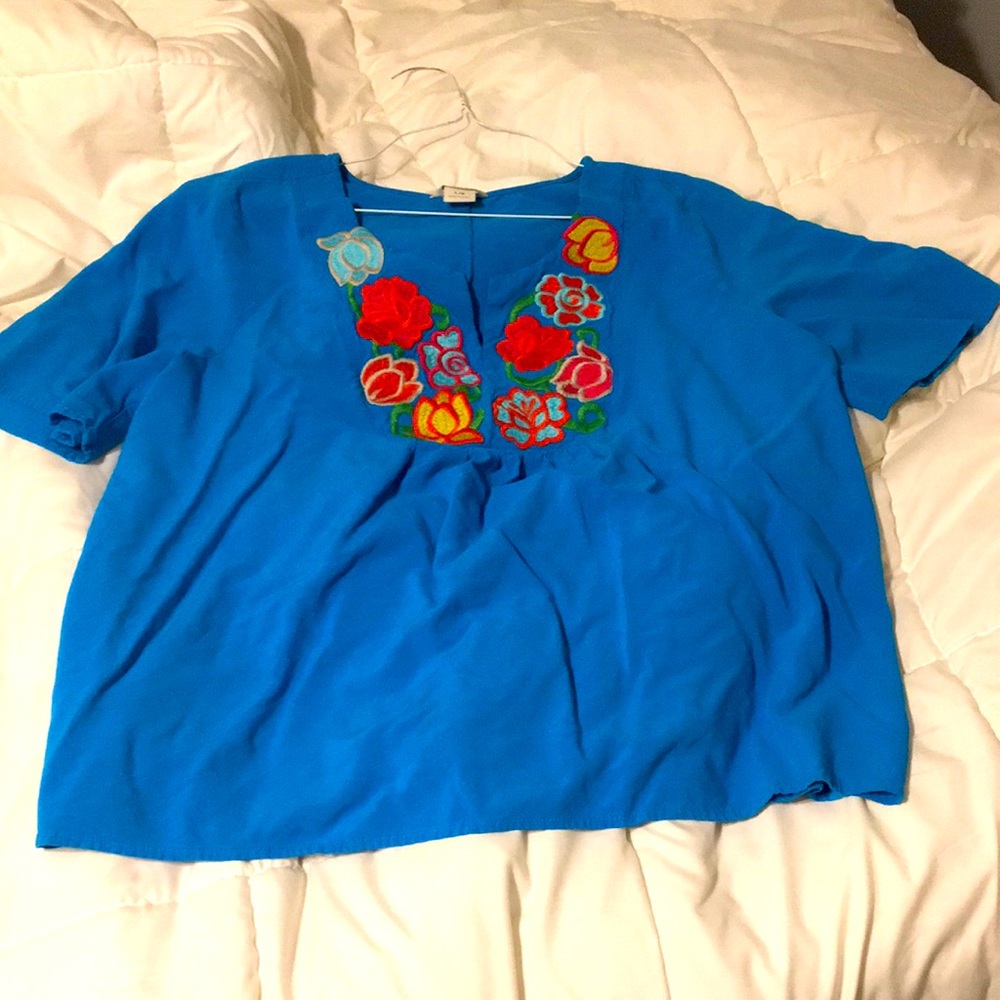 Beautiful royal blue Ariat blouse
